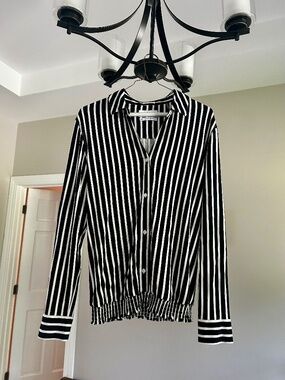 Women’s Buttercloth Pre-tucked black and white icy cotton shirt